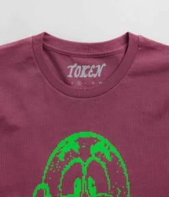 Token Thumbs Up T-Shirt - Berry -Outlet The Street Set Store token thumbs up t shirt berry 3